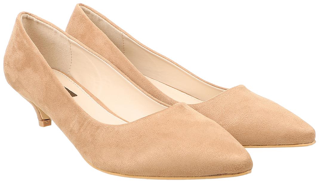 

Flat n Heels Women Brown Pumps