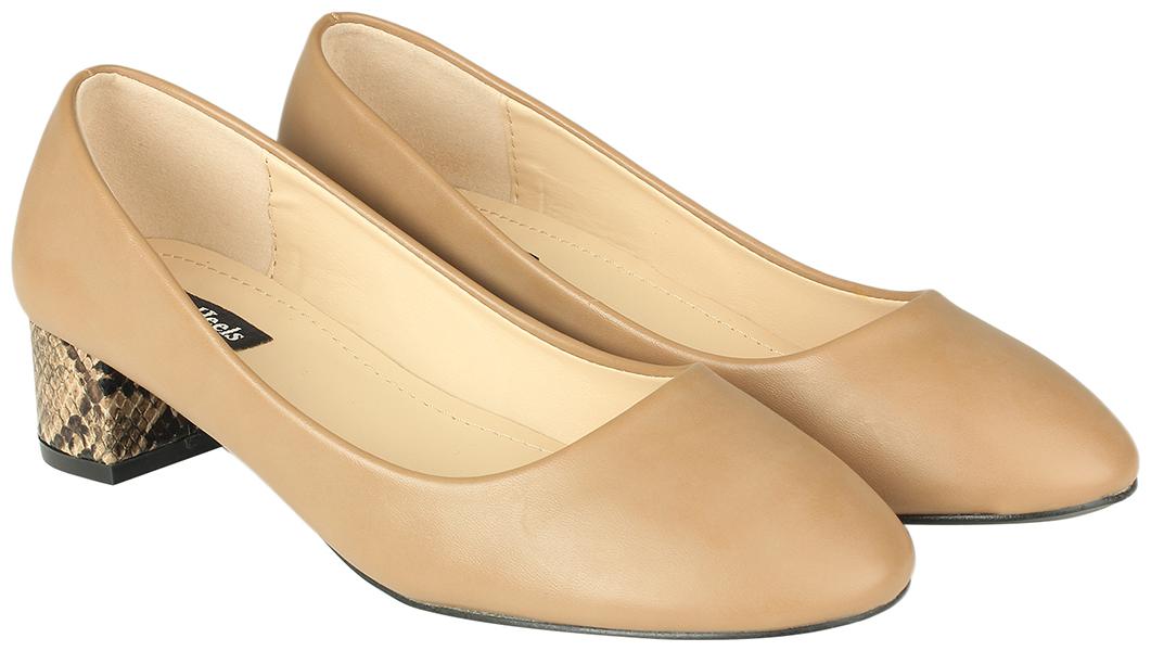 

Flat n Heels Women Brown Pumps