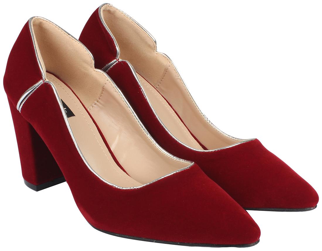 

Flat n Heels Women Maroon Pumps