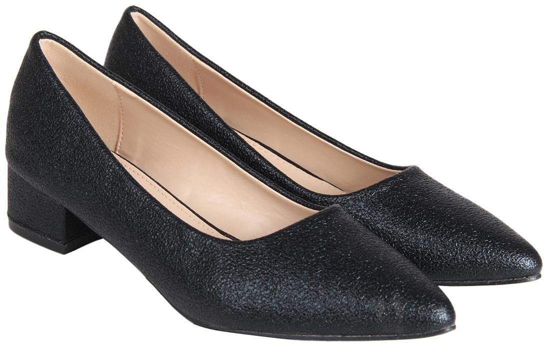 

Flat n Heels Women Black Pumps