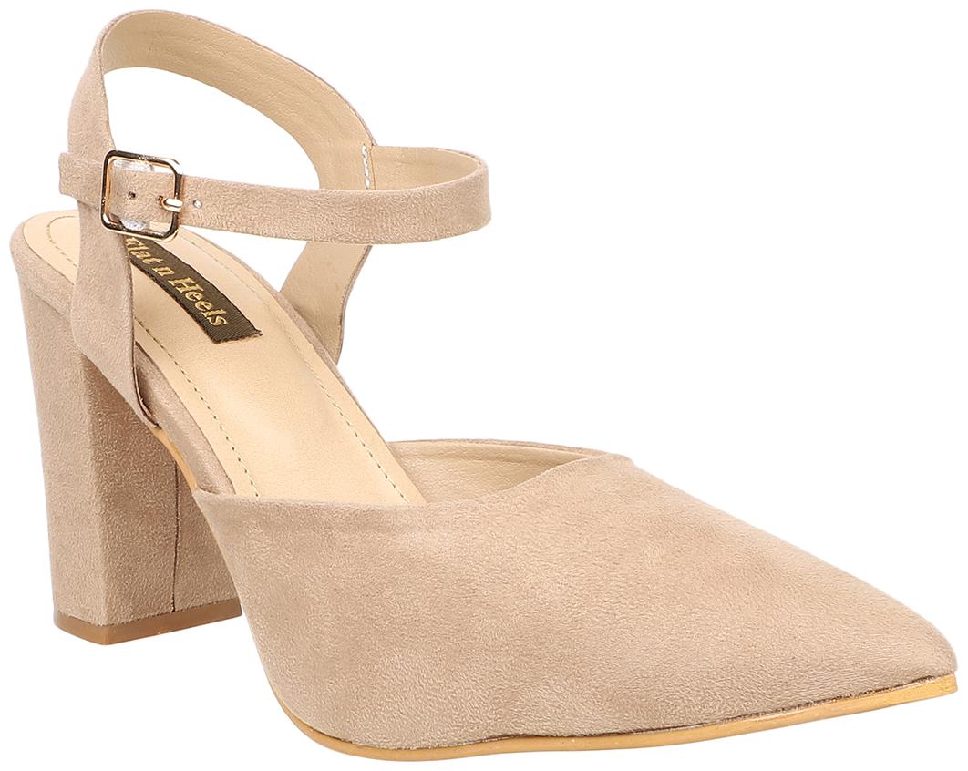 

Flat n Heels Women Brown Pumps