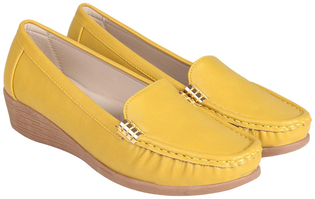 

Flat n Heels Women Yellow Loafers