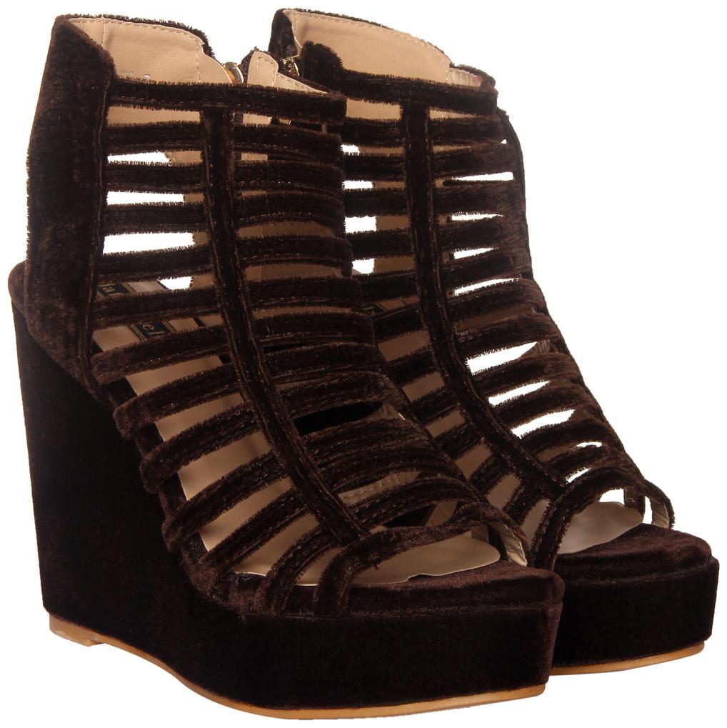 

Flat n Heels Women Brown Wedges