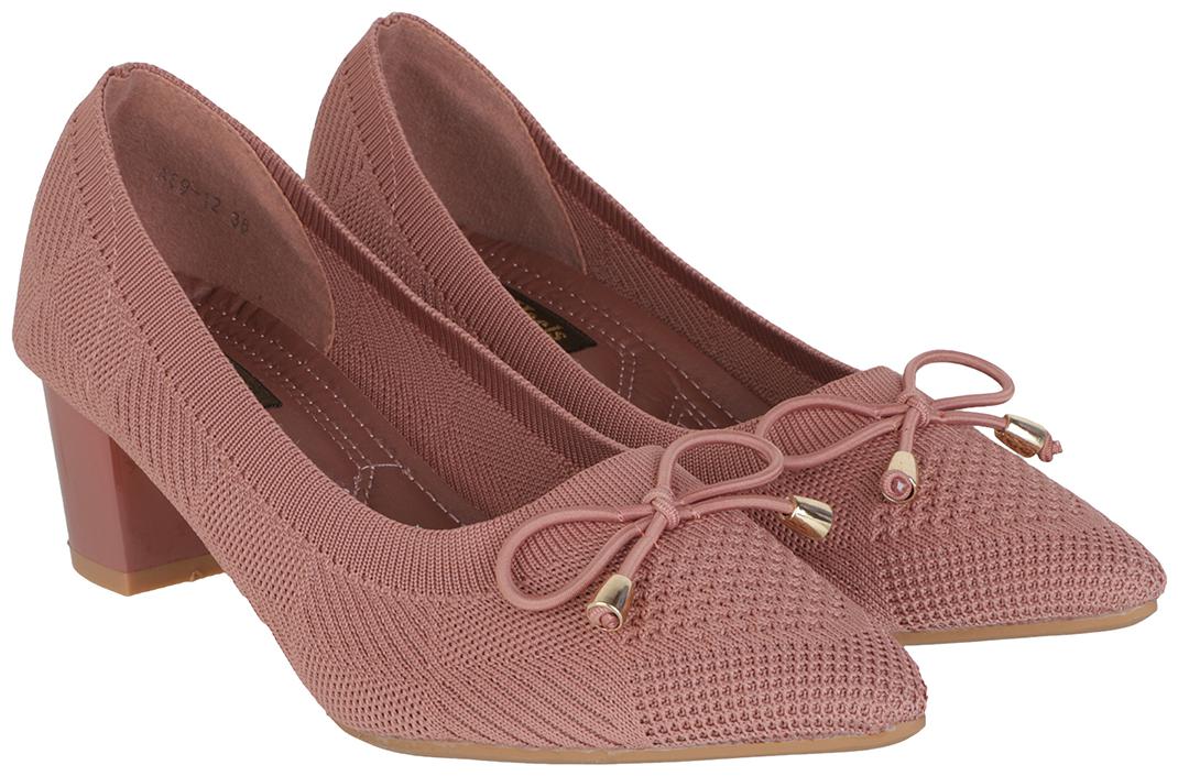 

Flat n Heels Women Pink Pumps