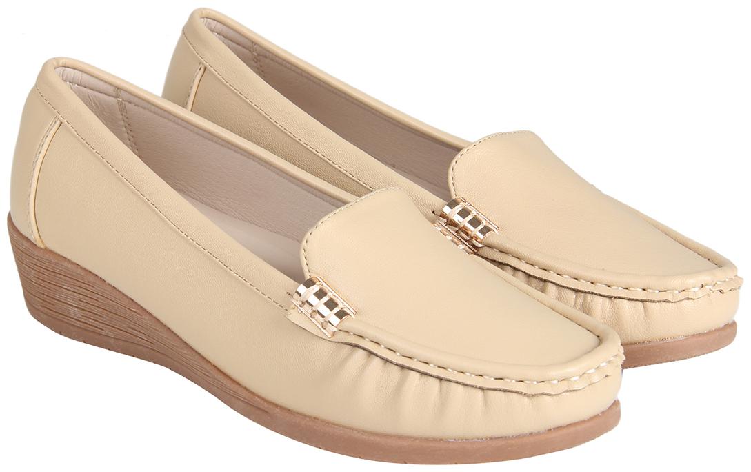 

Flat n Heels Women Beige Loafers