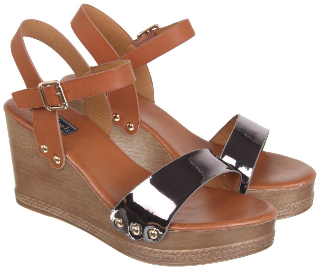 

Flat n Heels Women Silver Wedges