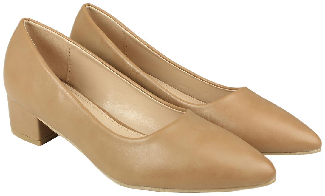 

Flat n Heels Women Brown Pumps