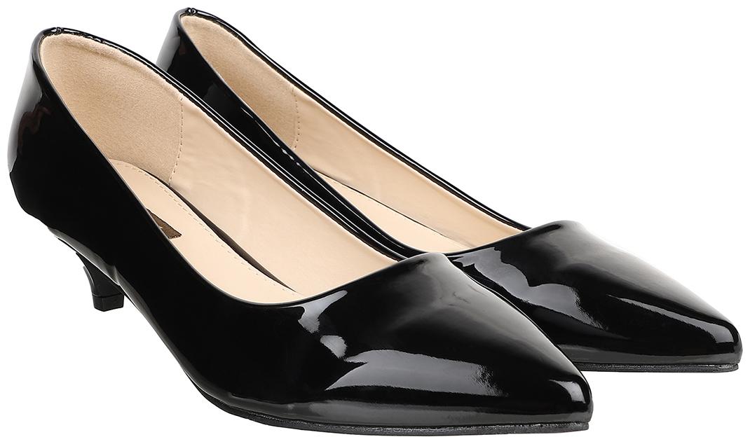 

Flat n Heels Women Black Pumps