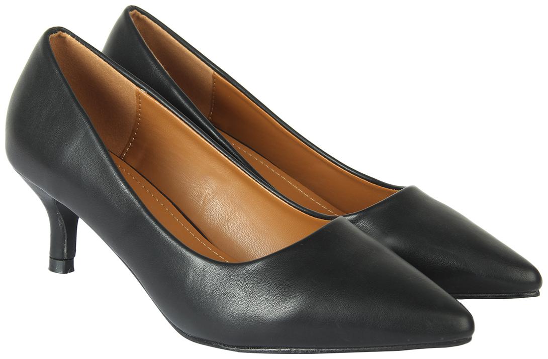

Flat n Heels Women Black Pumps