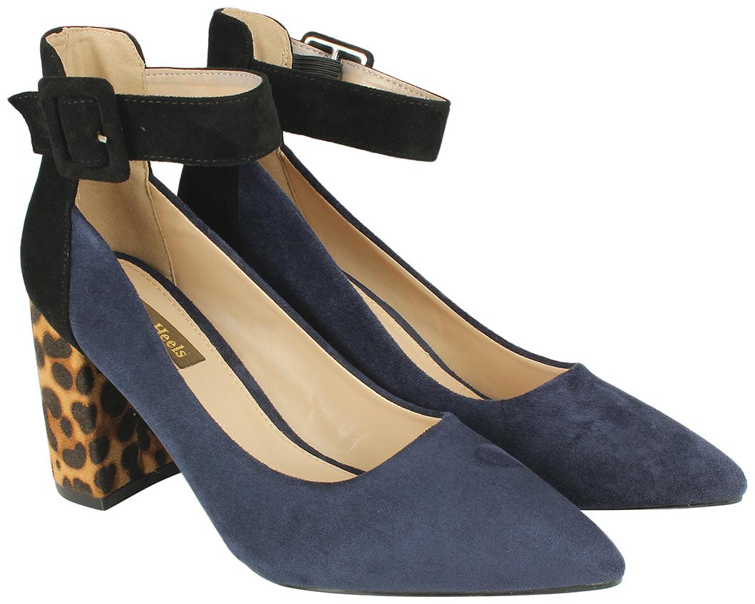 

Flat n Heels Women Navy Blue Pumps