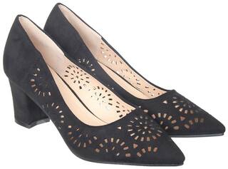 Flat n Heels Black Pumps