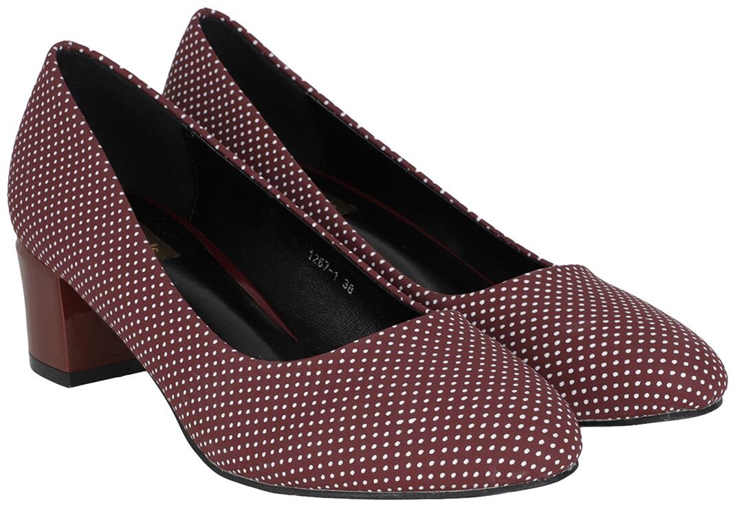 

Flat n Heels Women Maroon Pumps