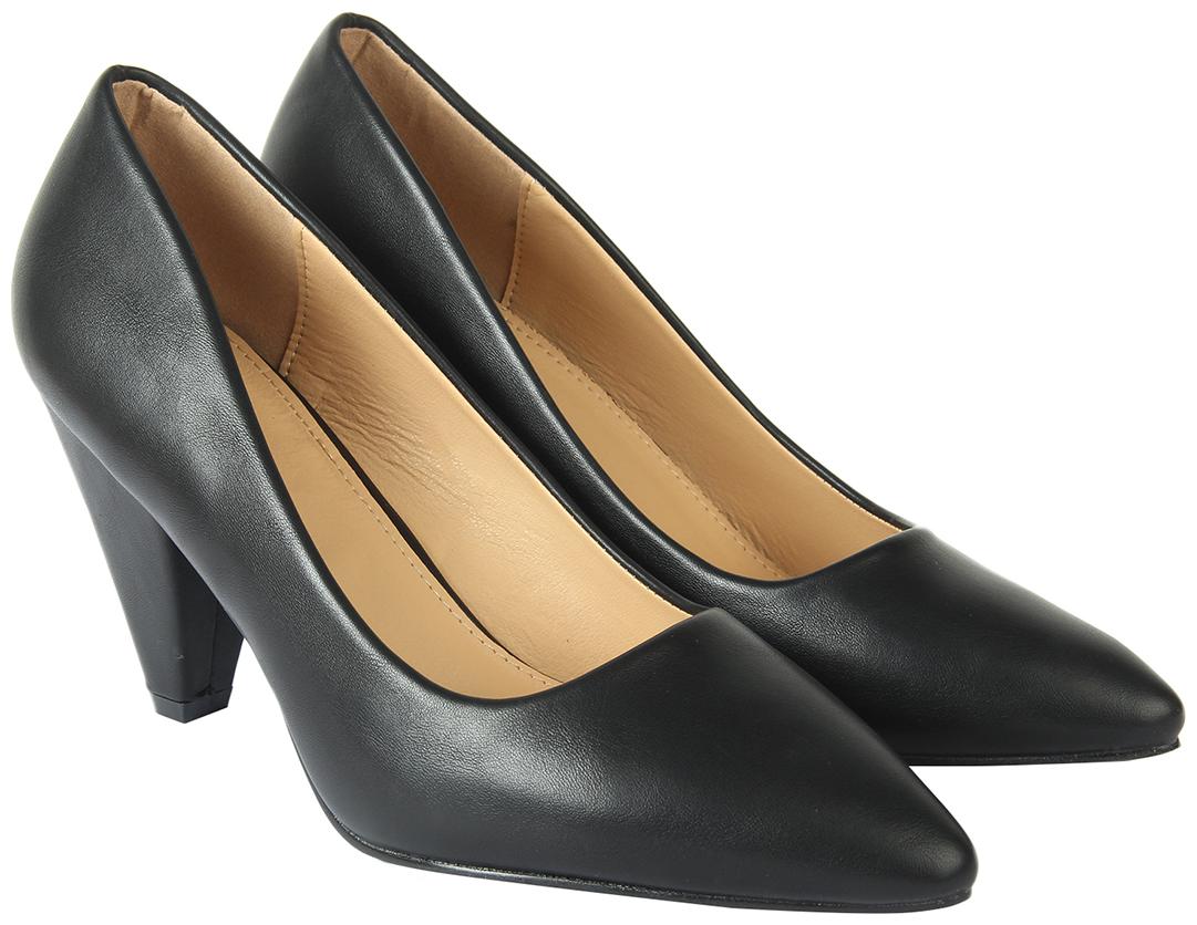 

Flat n Heels Women Black Pumps