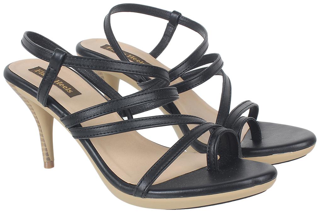 

Flat n Heels Women Black Pumps