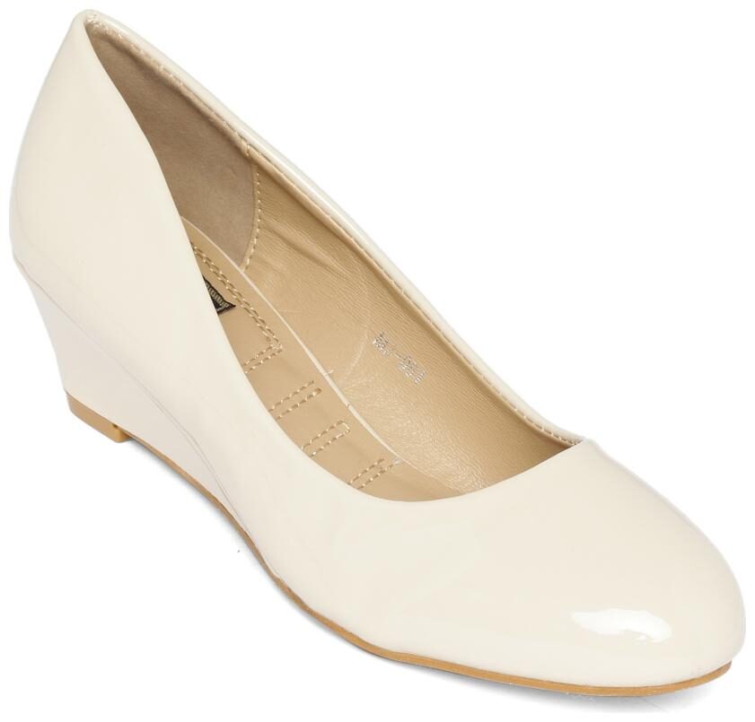 

Flat n Heels Beige Wedges