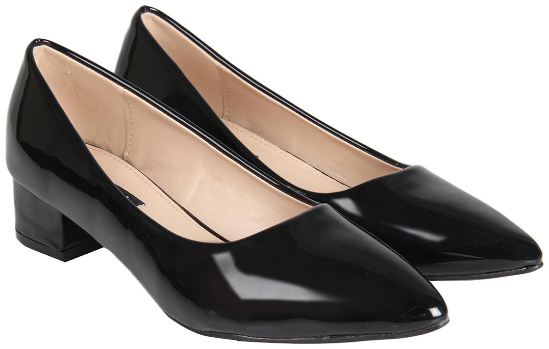 

Flat n Heels Women Black Pumps