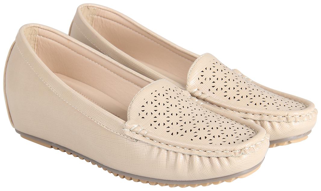 

Flat n Heels Women Brown Loafers