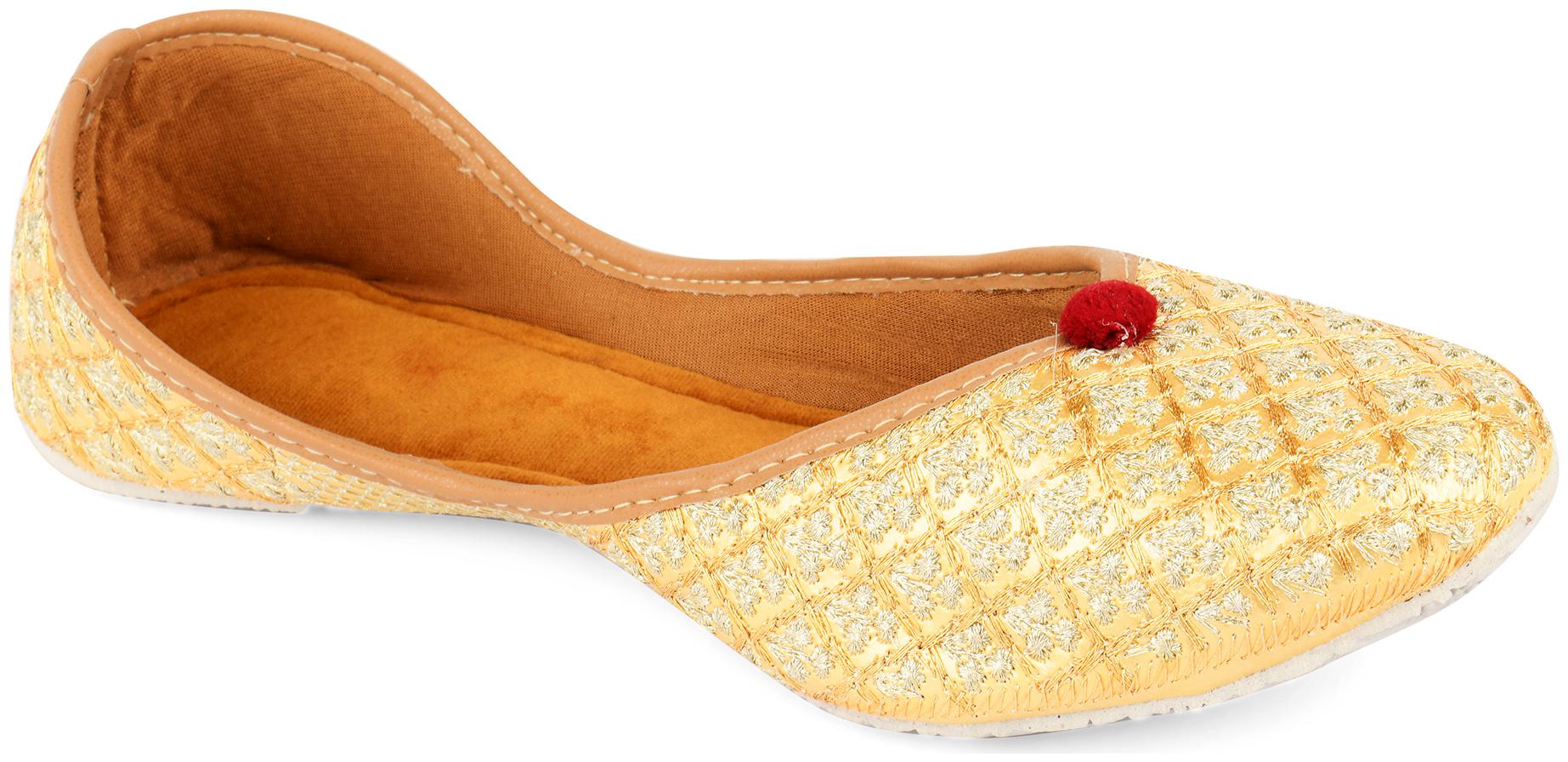 

DESI COLOUR Women Gold Mojaris