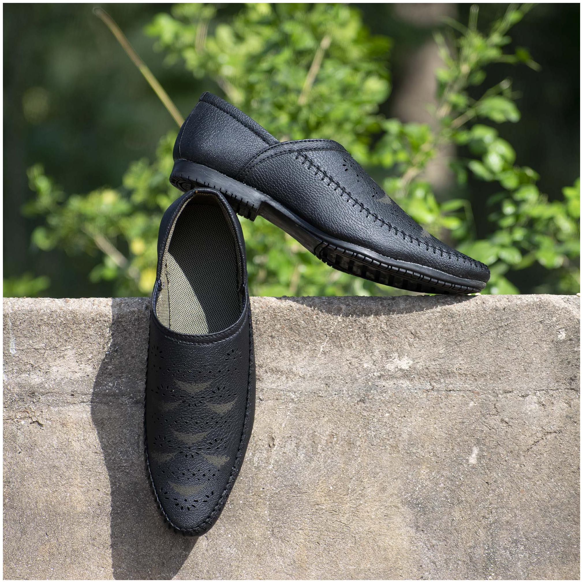 

Groofer Men Black Casual Shoes - 722BLACK