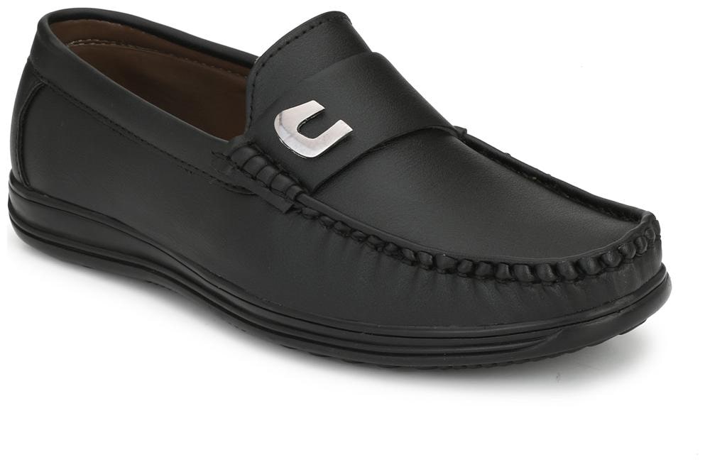 

Guava Men Black Loafers - GV15JA640