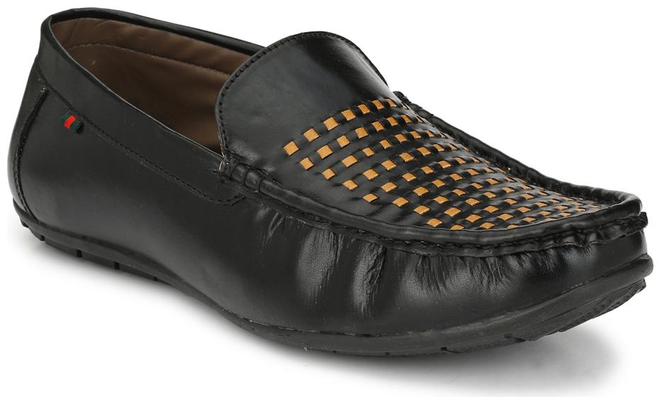 

Guava Men Black Loafers - GV15JA445