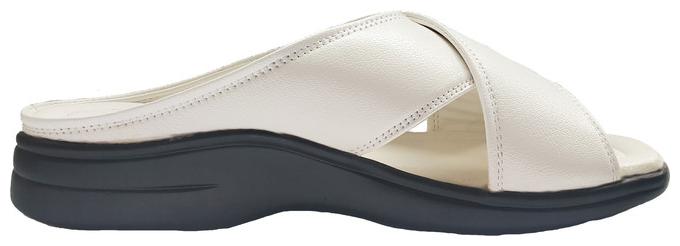 

HIKBI Men White Indoor Slippers - 1 Pair