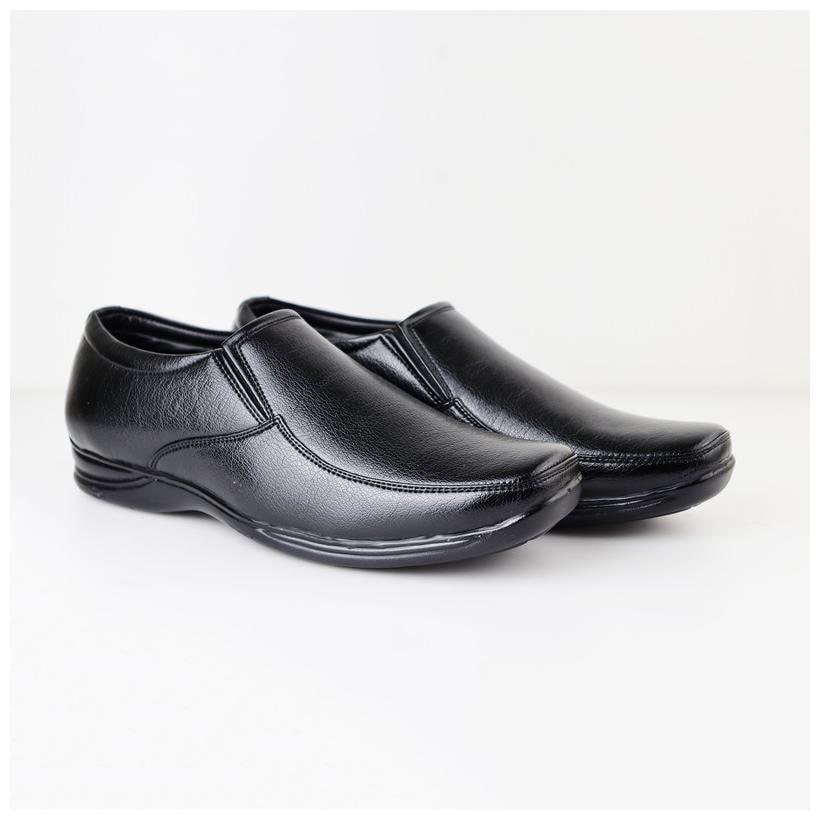 

HIKBI Men Black Slip-On Formal Shoes - 912DSBK