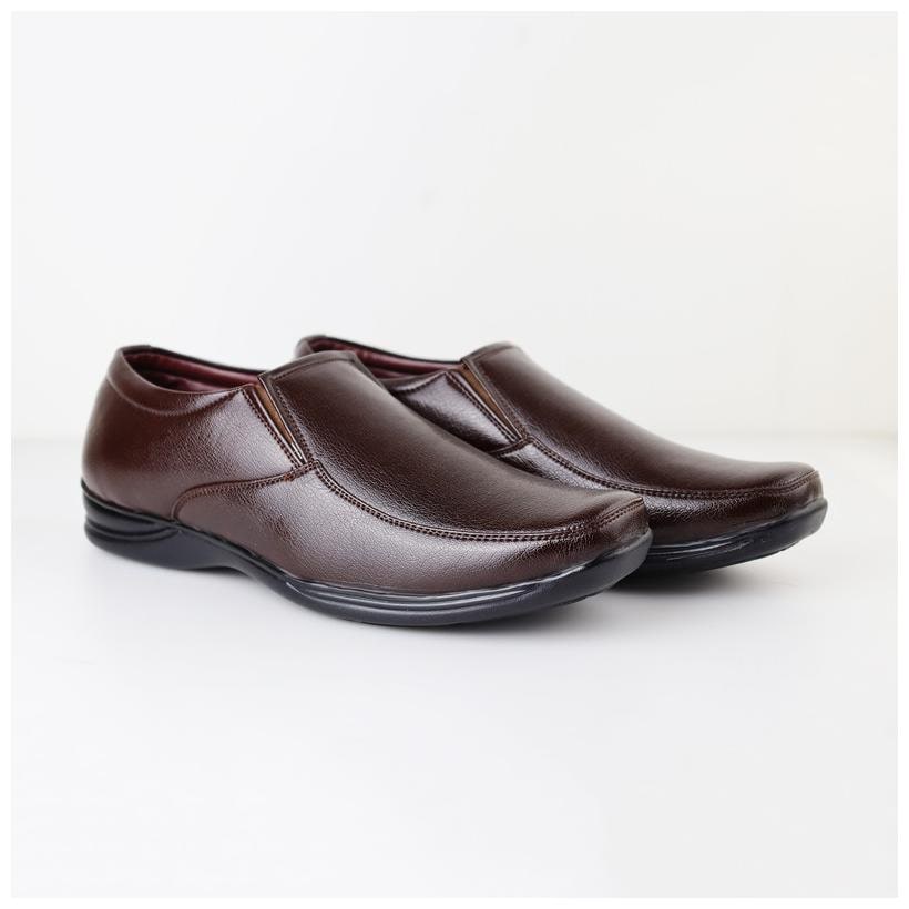 

HIKBI Men Brown Slip-On Formal Shoes - 912DSBK
