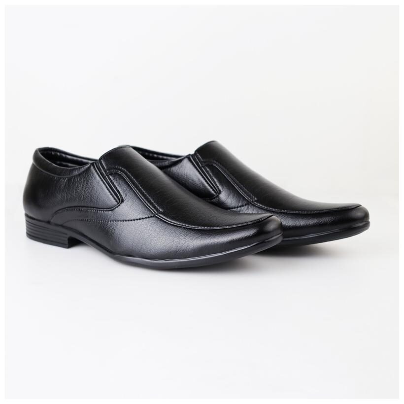 

HIKBI Men Black Slip-On Formal Shoes - 3239DSBK