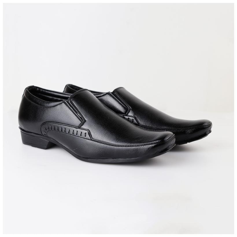 

HIKBI Men Black Slip-On Formal Shoes - 1187DSBK