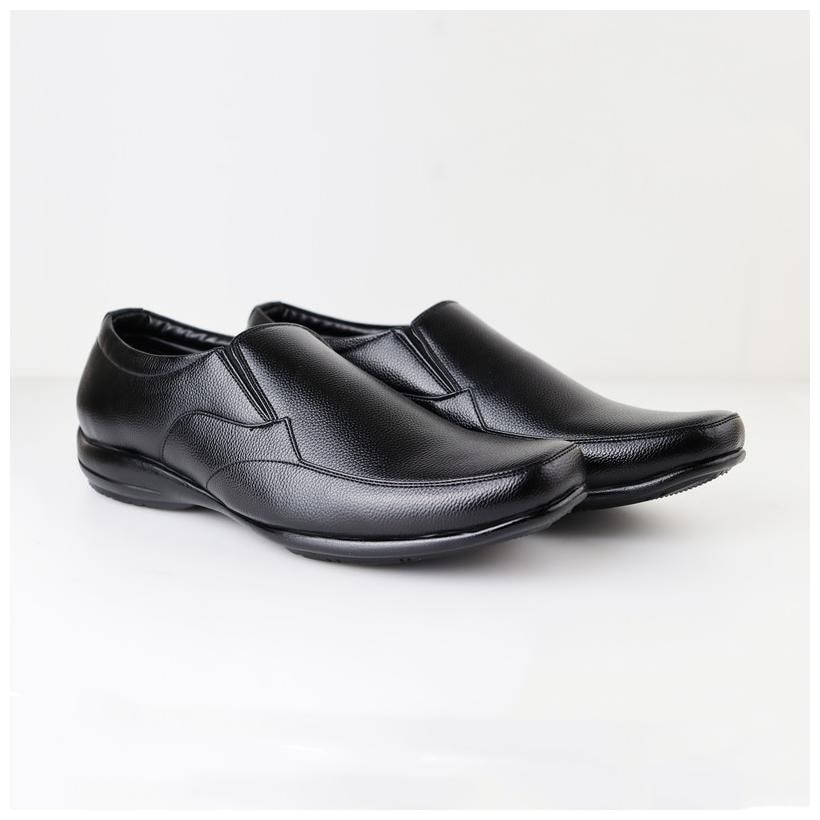 

HIKBI Men Black Slip-On Formal Shoes - 1147DSBK