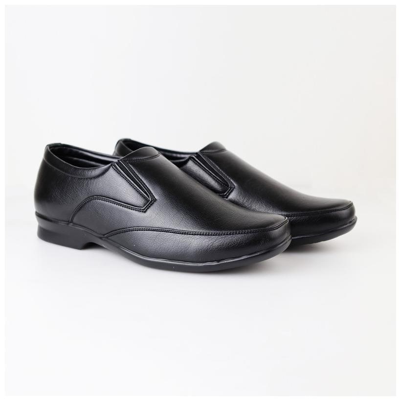 

HIKBI Men Black Slip-On Formal Shoes - 1116DSBK