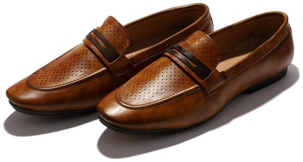

HUSH BERRY Men Tan Loafers