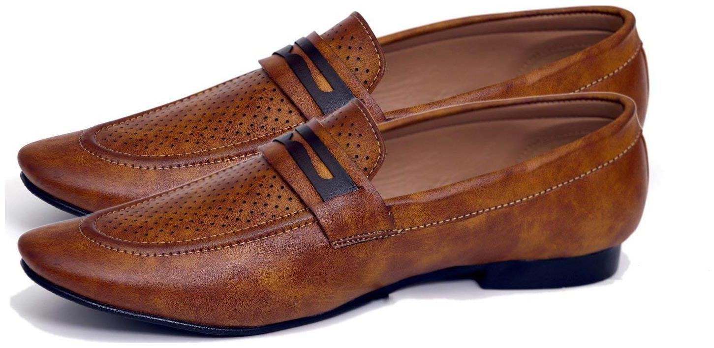 

HUSH BERRY Men Brown Loafers