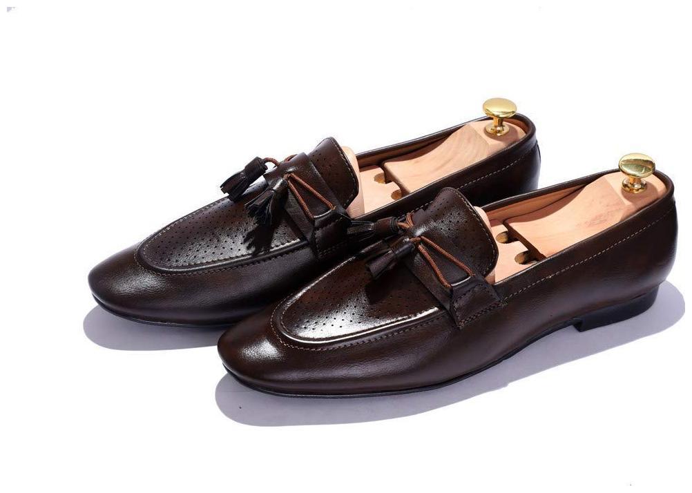 

HUSH BERRY Men Brown Loafers
