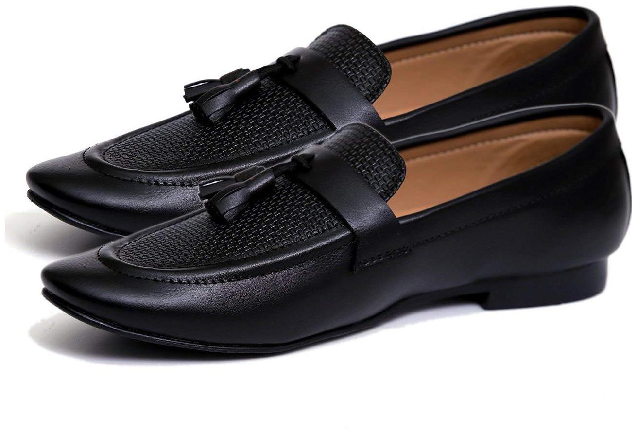 

HUSH BERRY Men Black Loafers - ZAWY