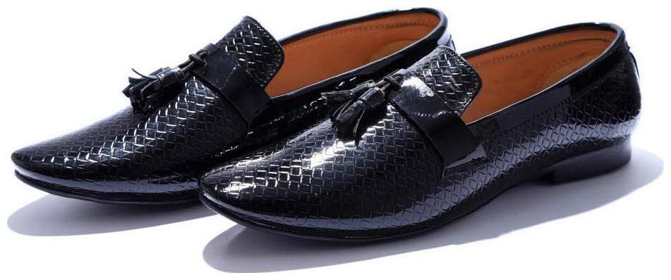

HUSH BERRY Men Black Loafers