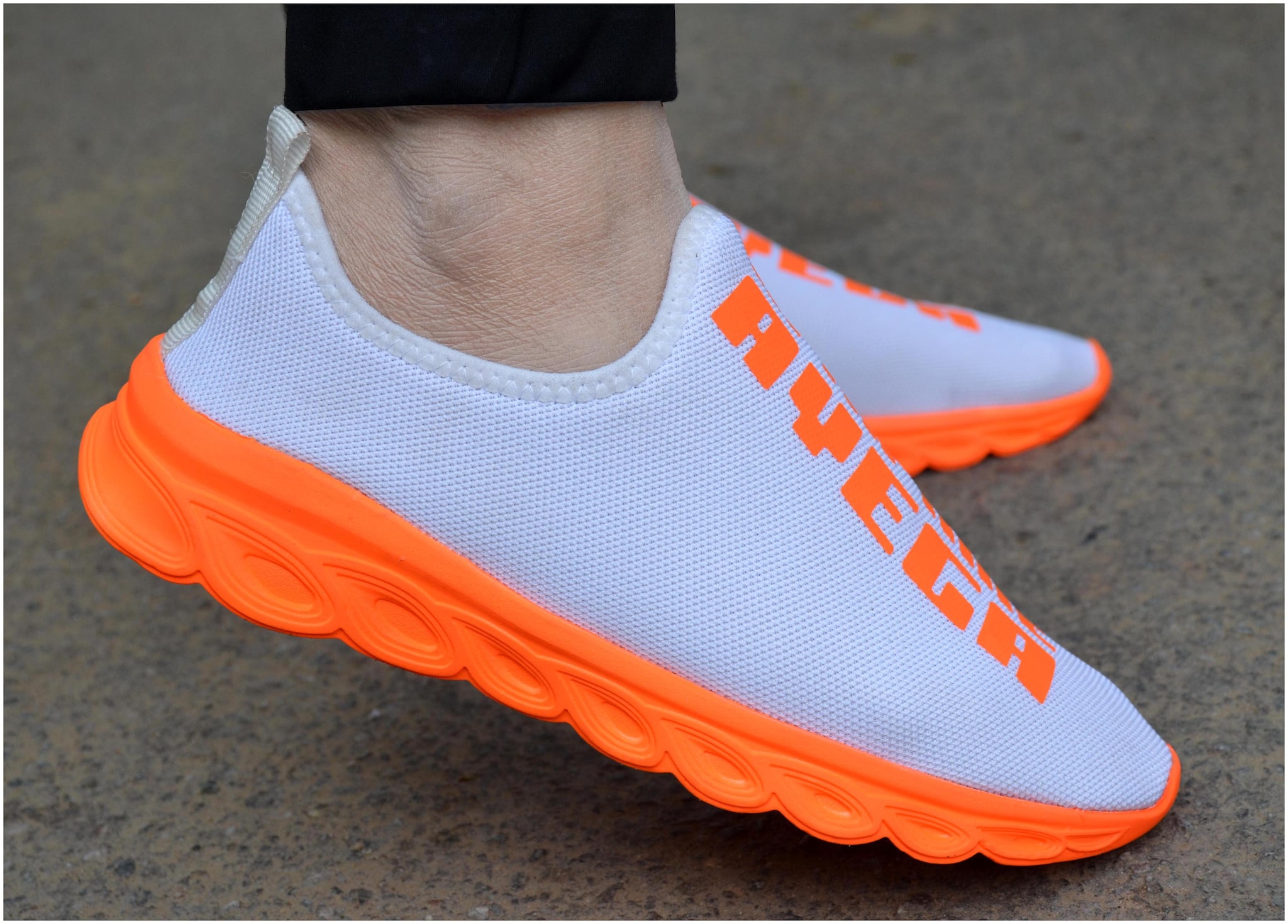 

Jokatoo Men jkt-apntim orang-6 Running Shoes ( Orange )