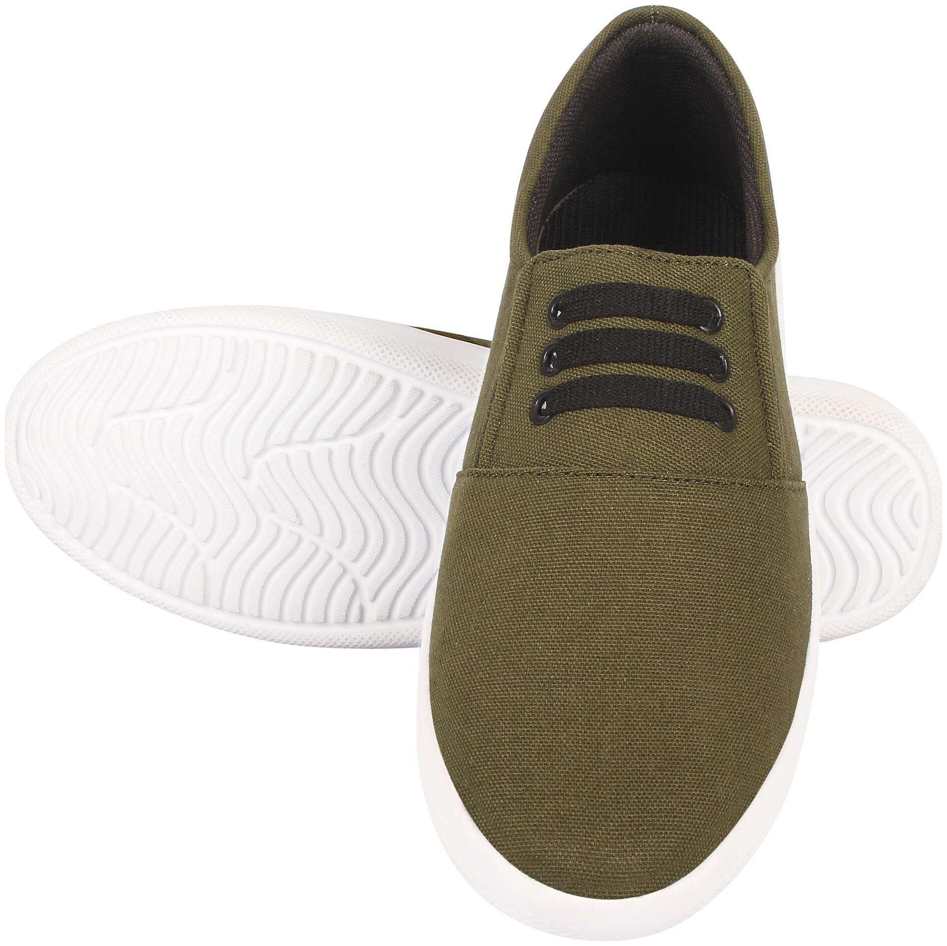 

KANEGGYE Men Green Loafers