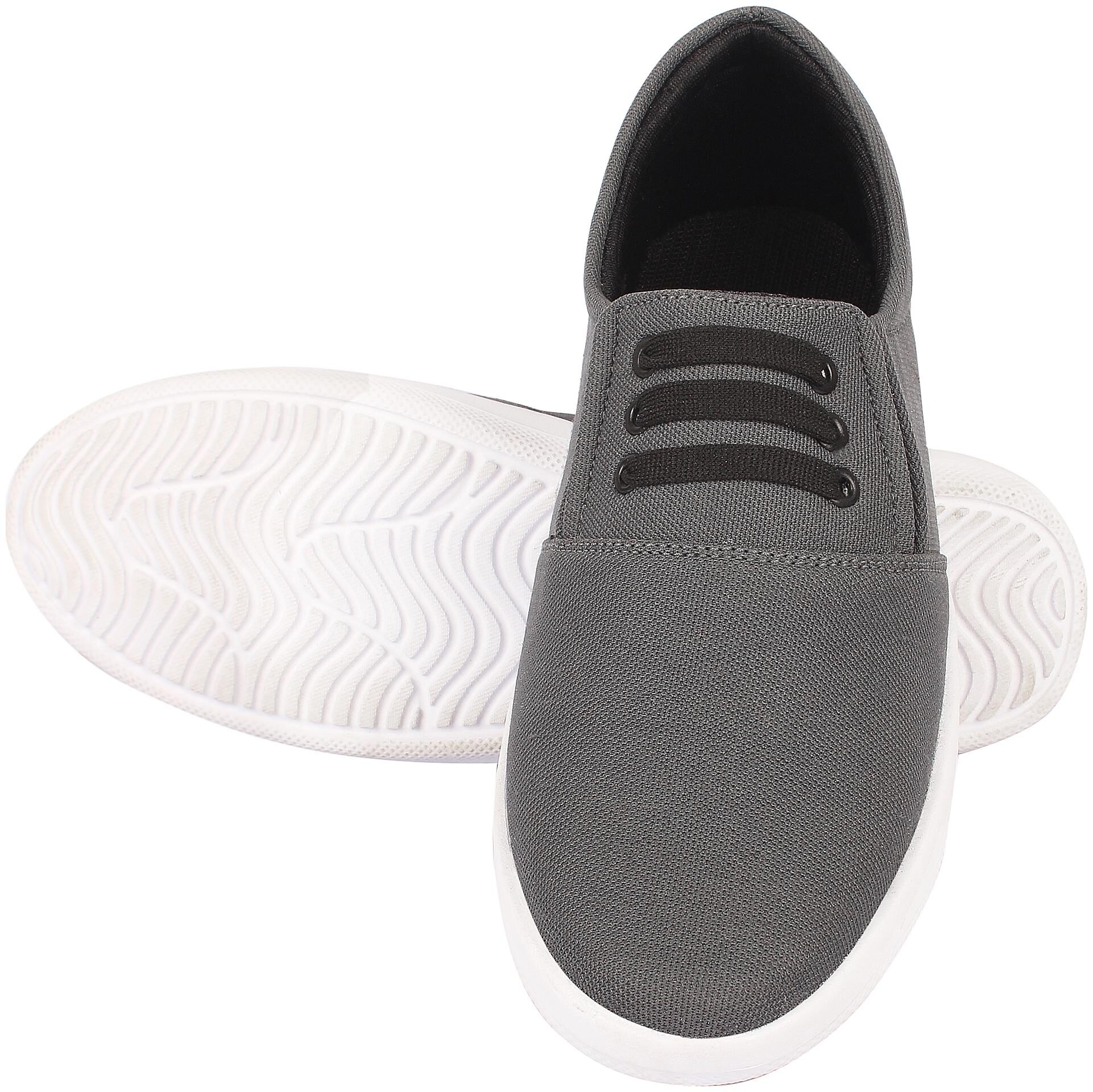 

KANEGGYE Men Grey Loafers