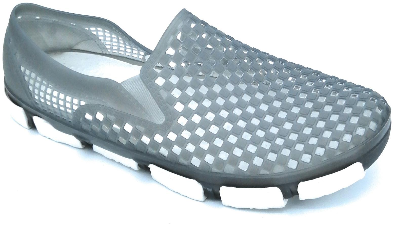 

KAPANI FASHION Men Grey Clogs