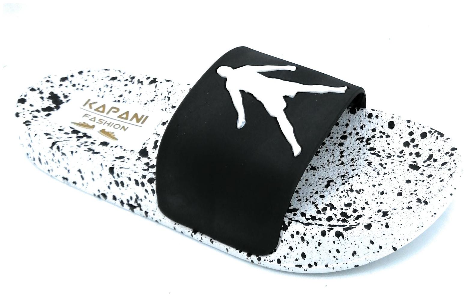 

KAPANI FASHION Men Black Sliders - 1 Pair