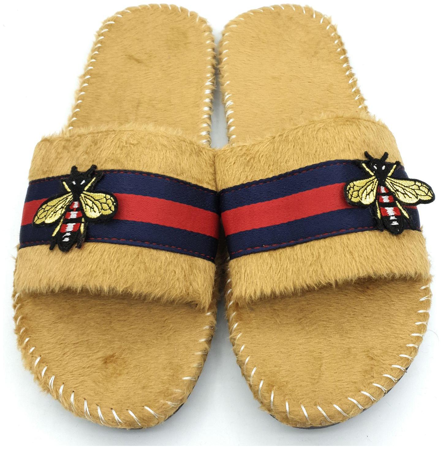 

KAPANI FASHION Men Gold Sliders - 1 Pair