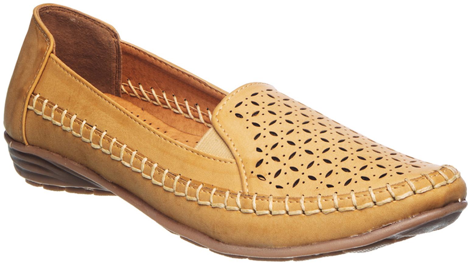 

Khadim s Women Beige Loafers