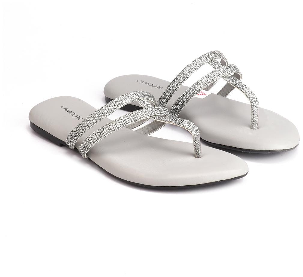 

L AMOURE Women Grey One Toe Flats