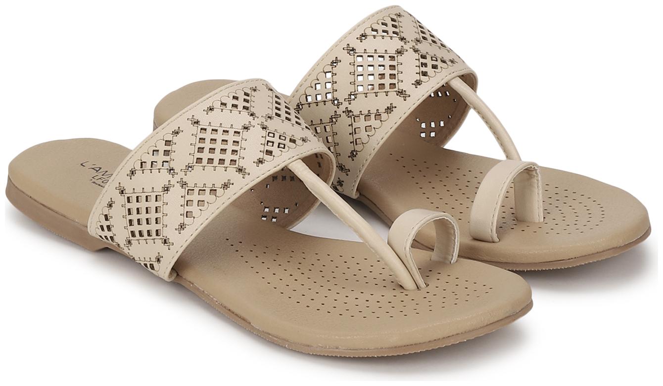 

L AMOURE Women Beige One Toe Flats