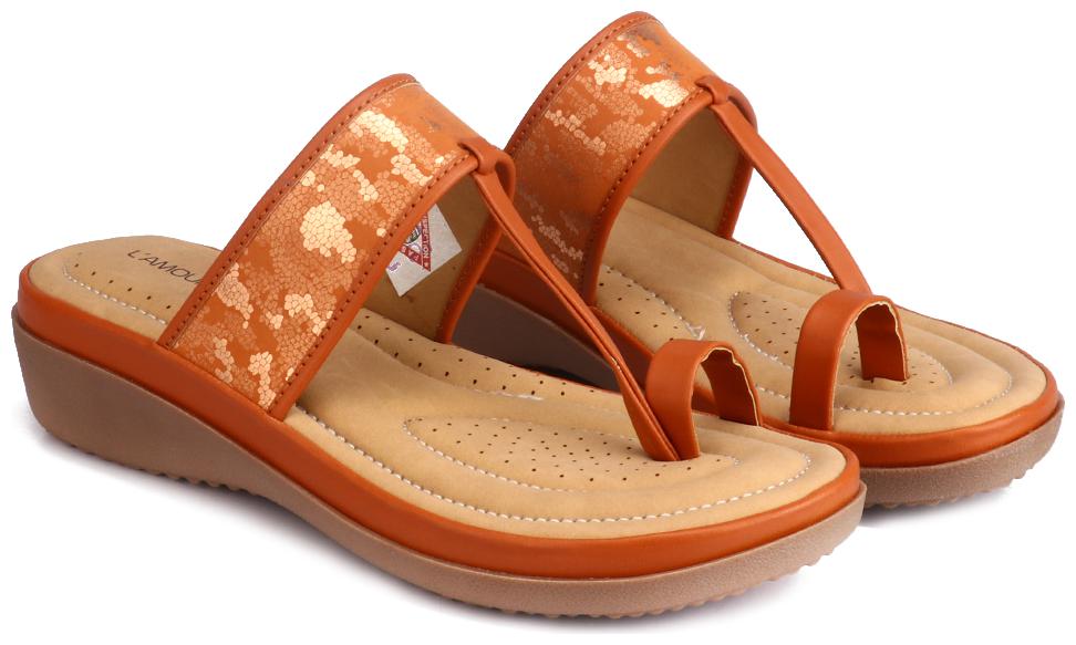 

L AMOURE Women Tan One Toe Flats