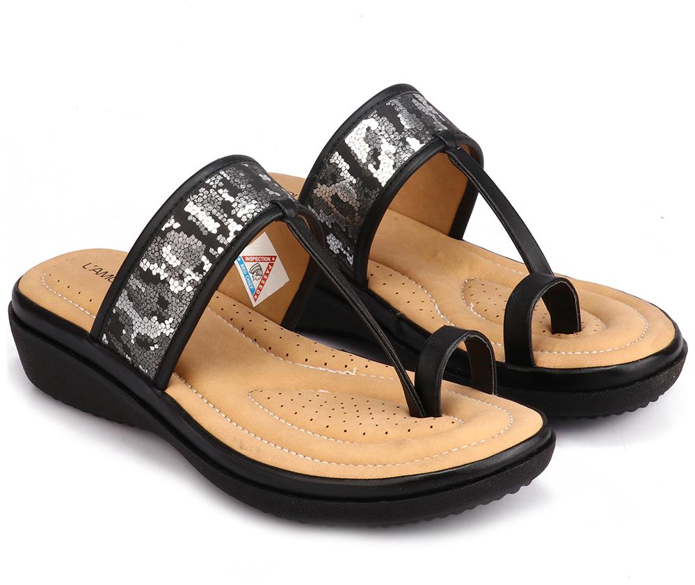 

L AMOURE Women Black One Toe Flats