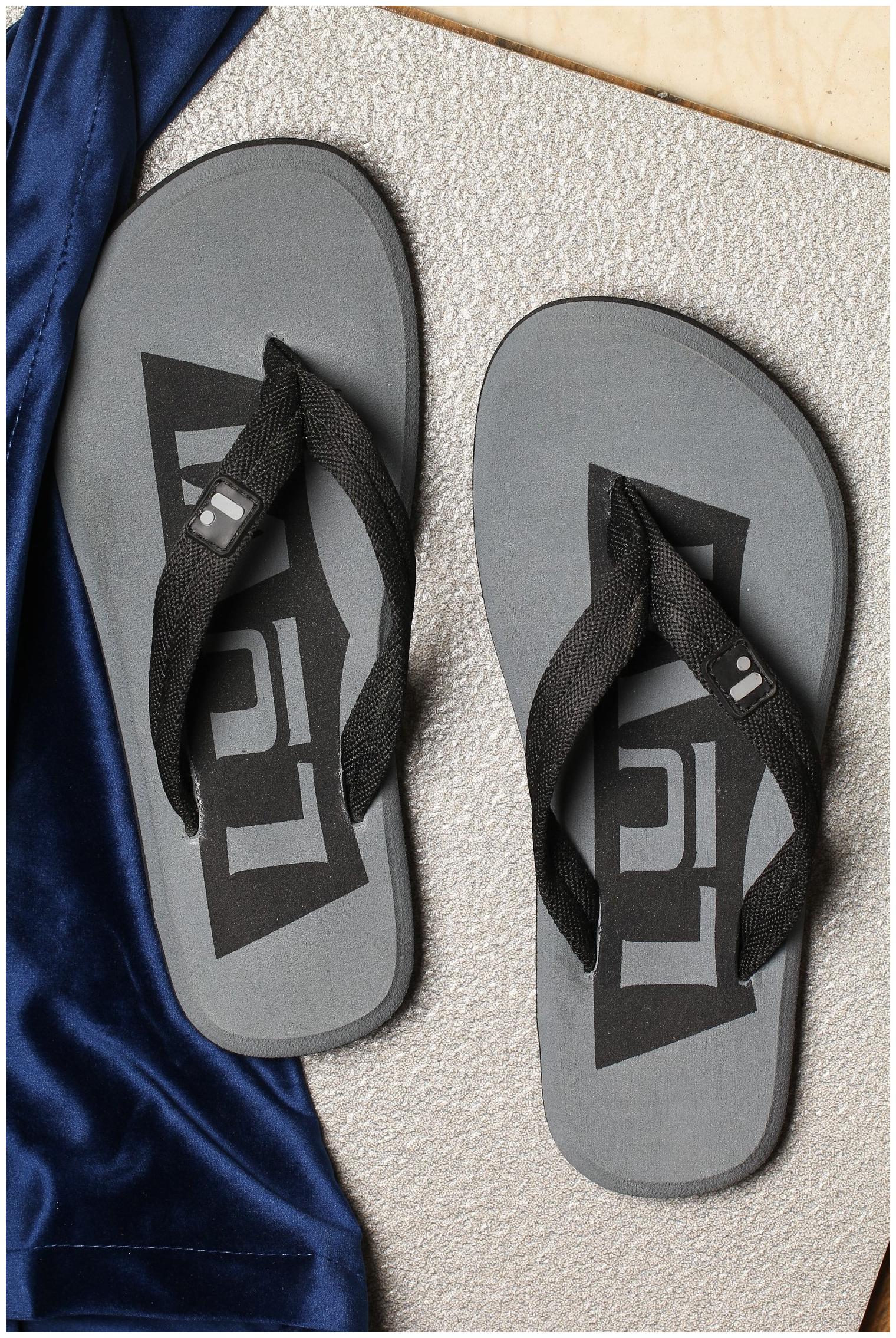 

LYVI Men Grey Outdoor Slippers