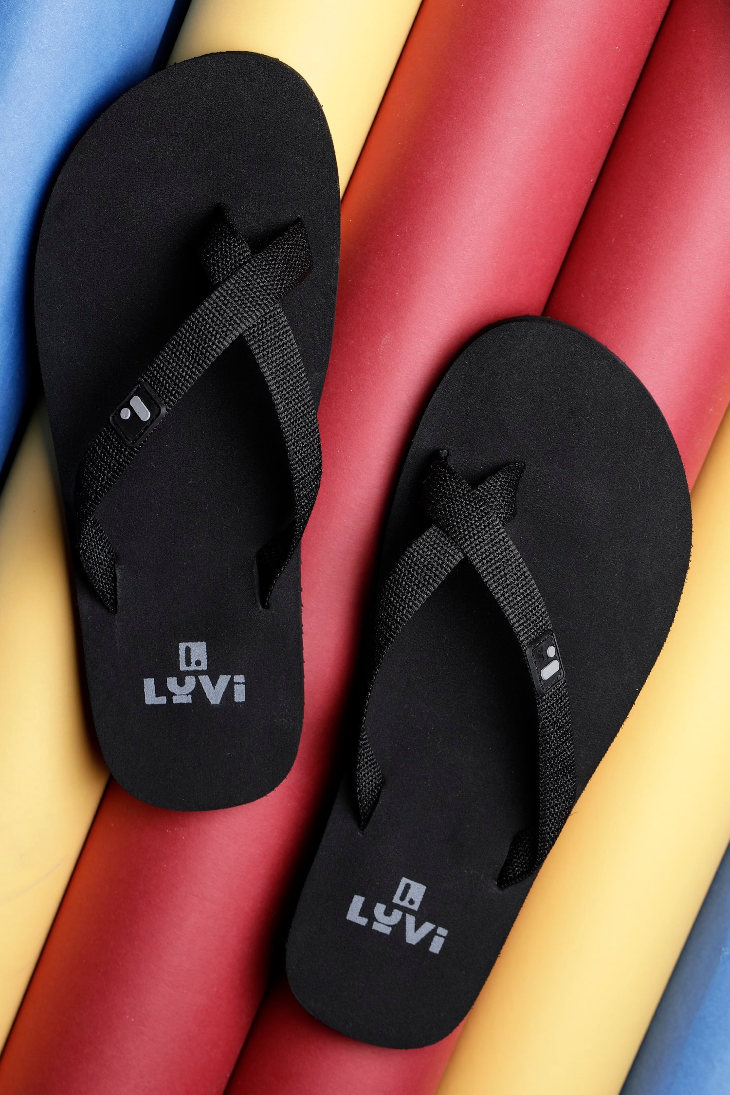 

LYVI Frio Black Outdoor Slippers for Men